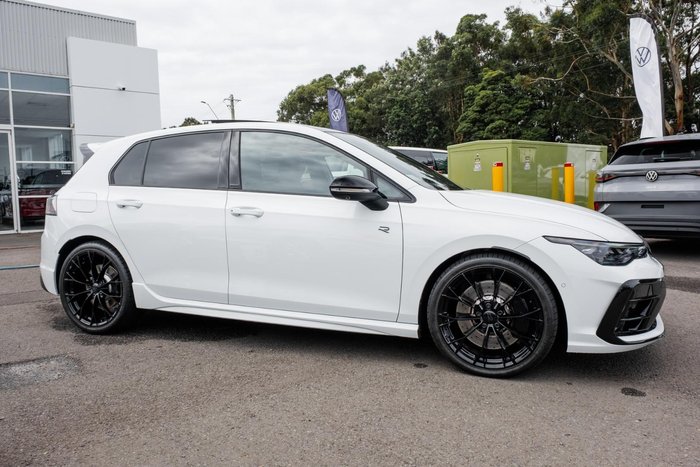 2025 Volkswagen Golf R Black Edition