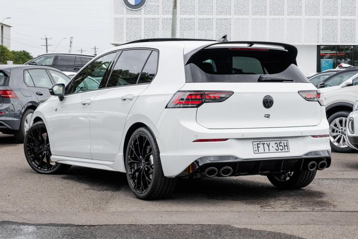 2025 Volkswagen Golf R Black Edition