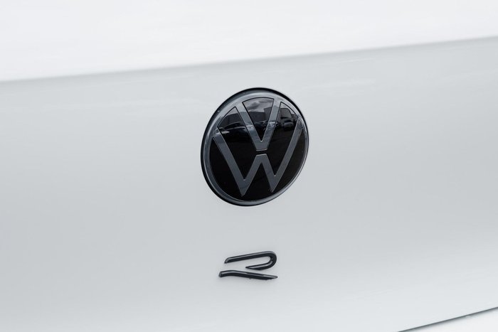 2025 Volkswagen Golf R Black Edition