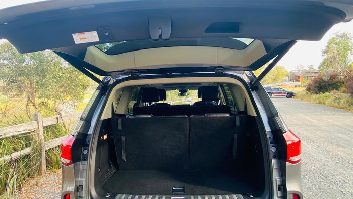 2022 LDV D90 Executive