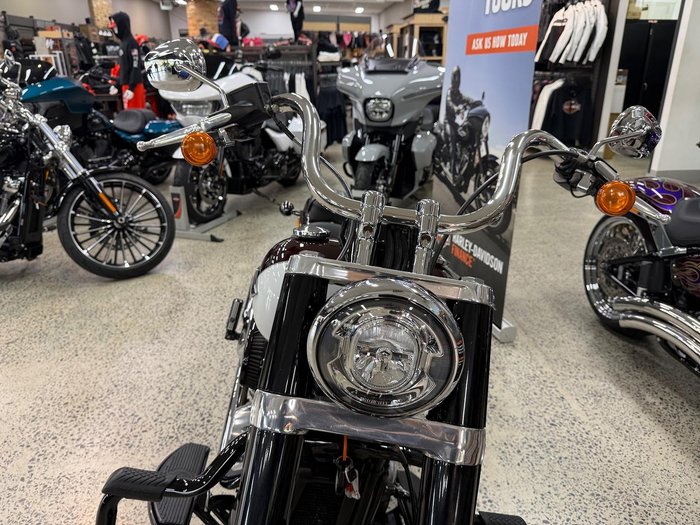 2021 Harley-Davidson Slim 107 (FLSL) Softail Maroon