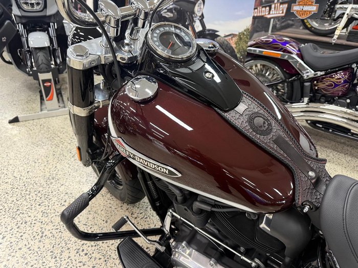 2021 Harley-Davidson Slim 107 (FLSL) Softail Maroon