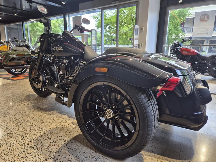 2025 Harley-Davidson Freewheeler 114 (FLRT) Freewheeler Black