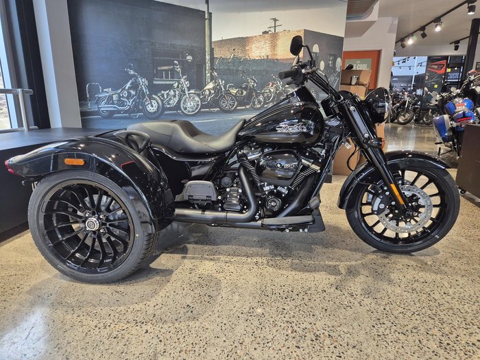 2025 Harley-Davidson Freewheeler 114 (FLRT) Freewheeler Black