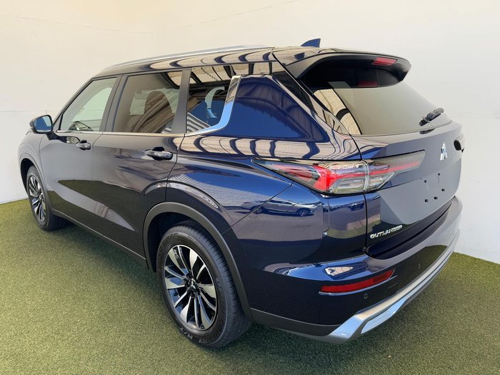 2025 Mitsubishi Outlander LS