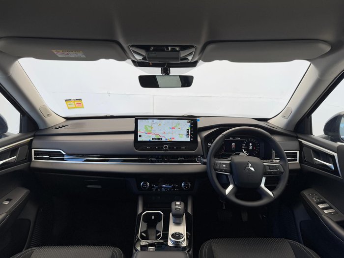 2025 Mitsubishi Outlander LS