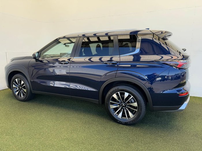 2025 Mitsubishi Outlander LS