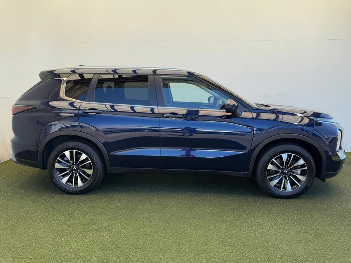 2025 Mitsubishi Outlander LS