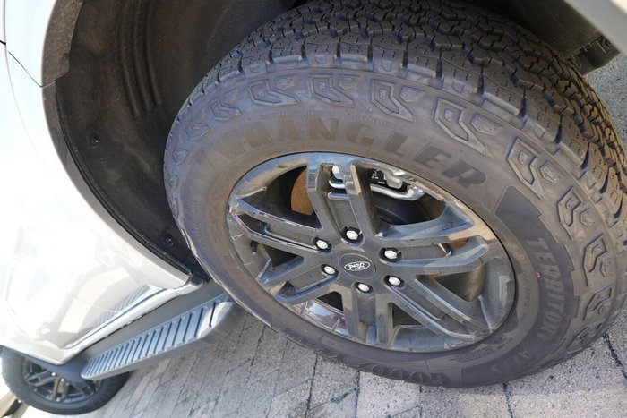 2025 Ford Everest Black Edition