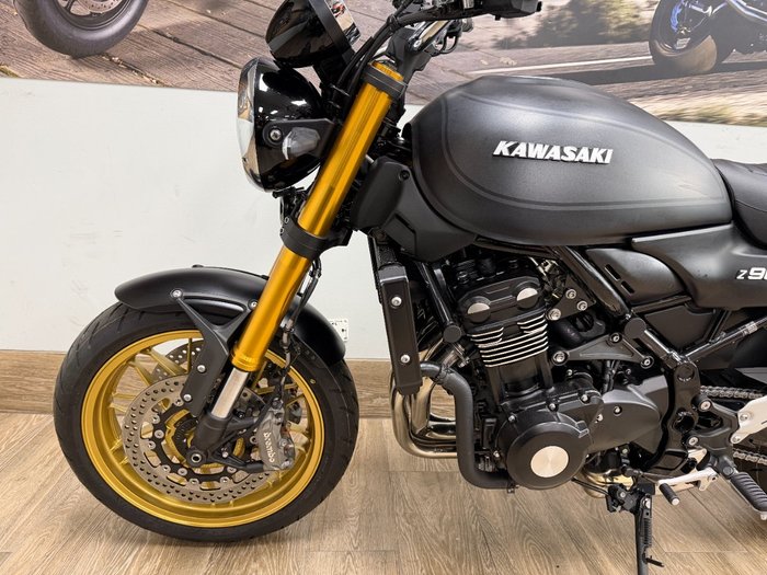 2025 Kawasaki Z900RS SE Black