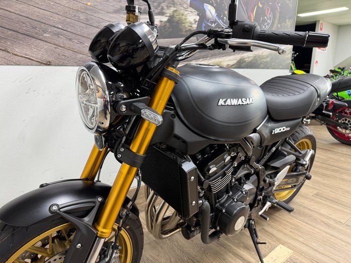 2025 Kawasaki Z900RS SE Black
