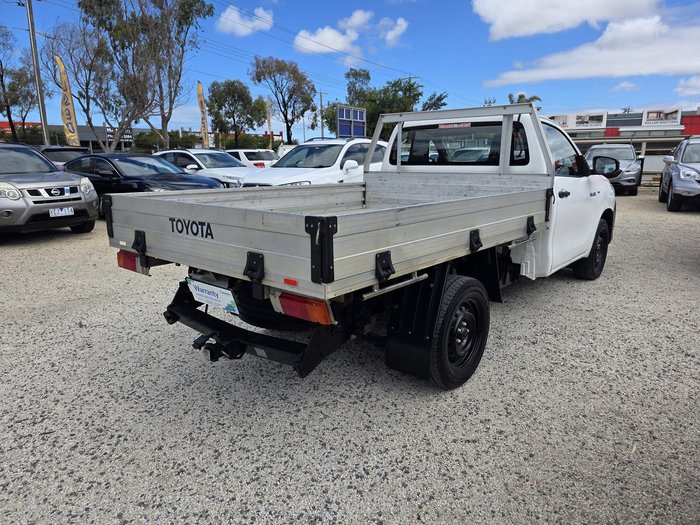 2015 Toyota Hilux Workmate TGN121R 4x2 Glacier White