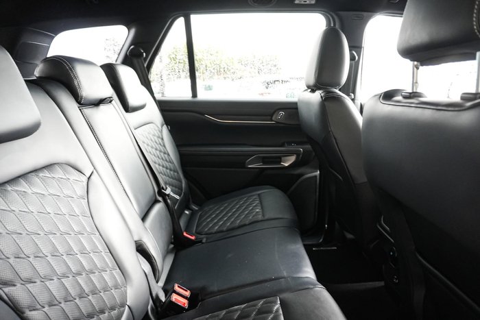 2024 Ford Everest Platinum