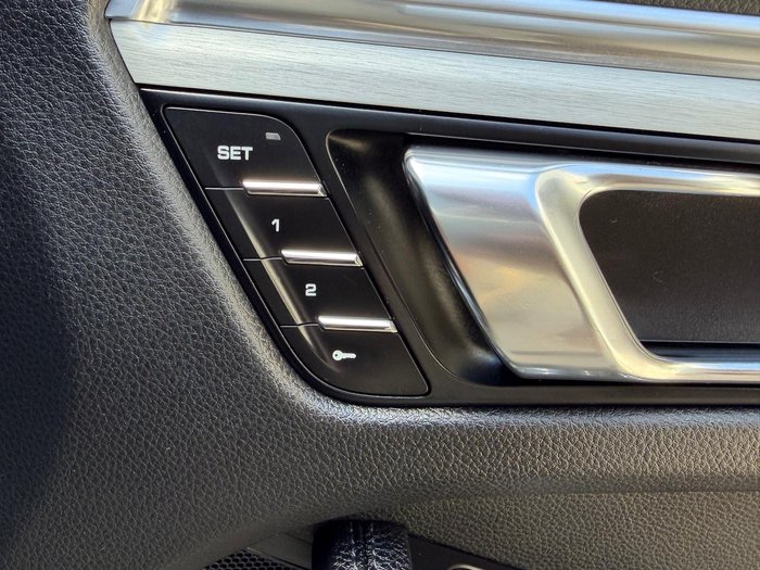 2022 Porsche Macan S 95B MY22 AWD Jet Black