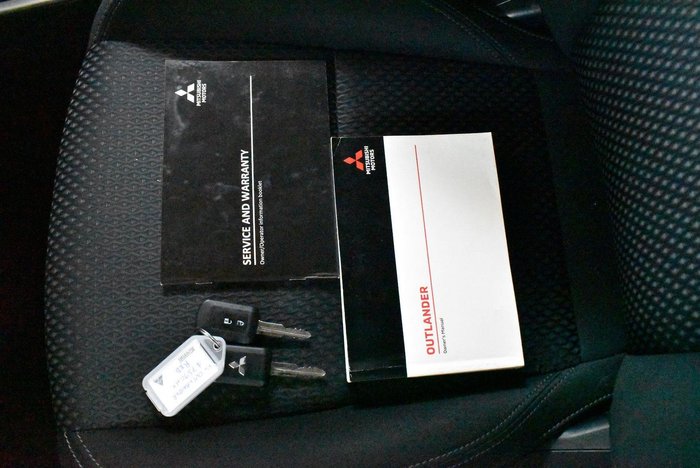 2020 Mitsubishi Outlander ES