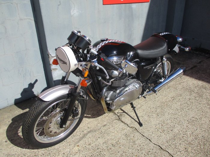 2004 Triumph THRUXTON 900 BLACK