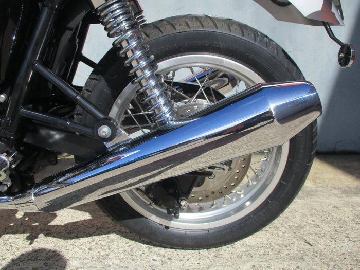 2004 Triumph THRUXTON 900 BLACK