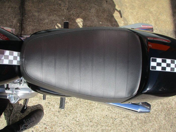 2004 Triumph THRUXTON 900 BLACK