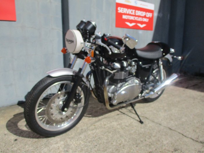 2004 Triumph THRUXTON 900 BLACK