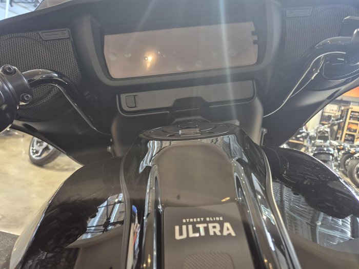 2025 Harley-Davidson Street Glide Ultra 117 (FLHXU) Touring Black