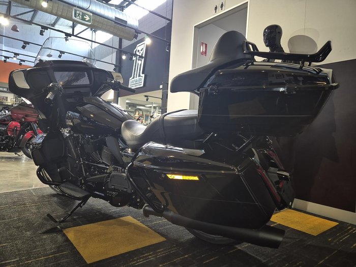2025 Harley-Davidson Street Glide Ultra 117 (FLHXU) Touring Black