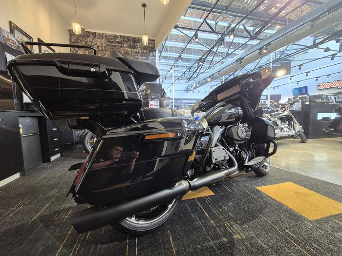 2025 Harley-Davidson Street Glide Ultra 117 (FLHXU) Touring Black