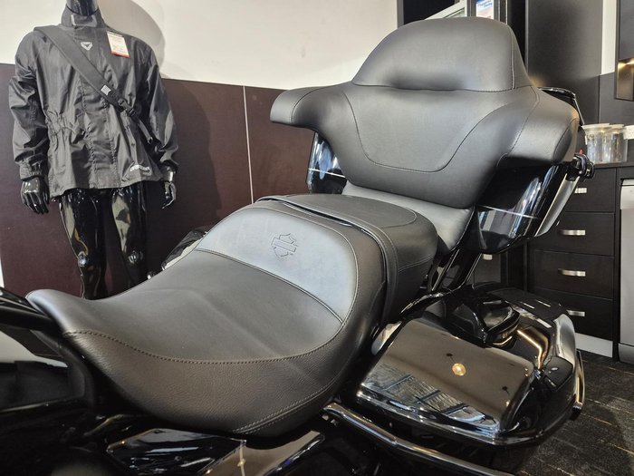 2025 Harley-Davidson Street Glide Ultra 117 (FLHXU) Touring Black