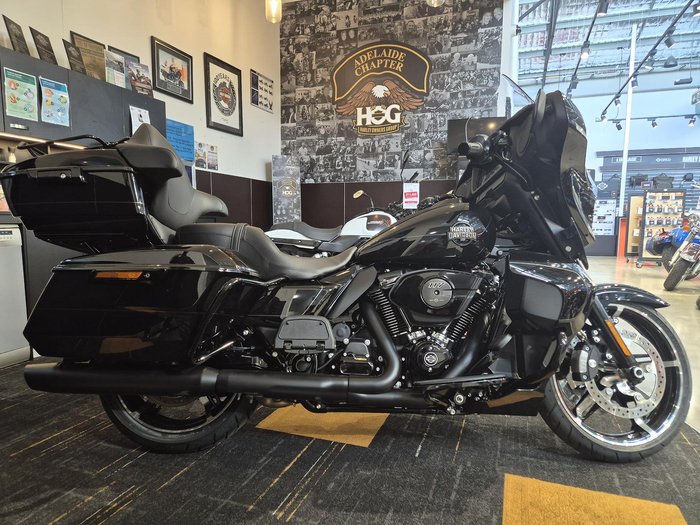 2025 Harley-Davidson Street Glide Ultra 117 (FLHXU) Touring Black