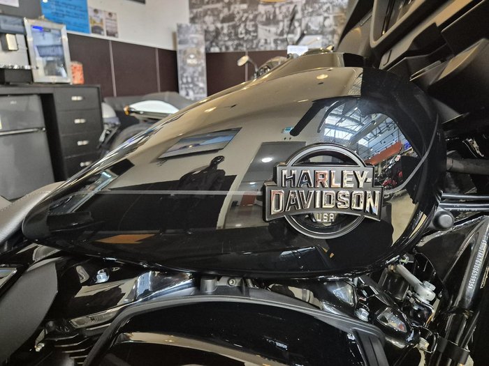 2025 Harley-Davidson Street Glide Ultra 117 (FLHXU) Touring Black