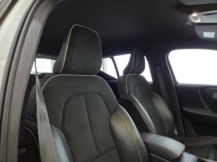 2020 Volvo XC40 T5 R-Design