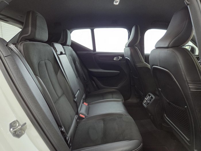 2020 Volvo XC40 T5 R-Design