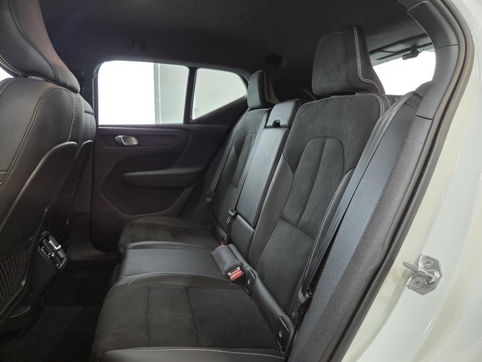 2020 Volvo XC40 T5 R-Design