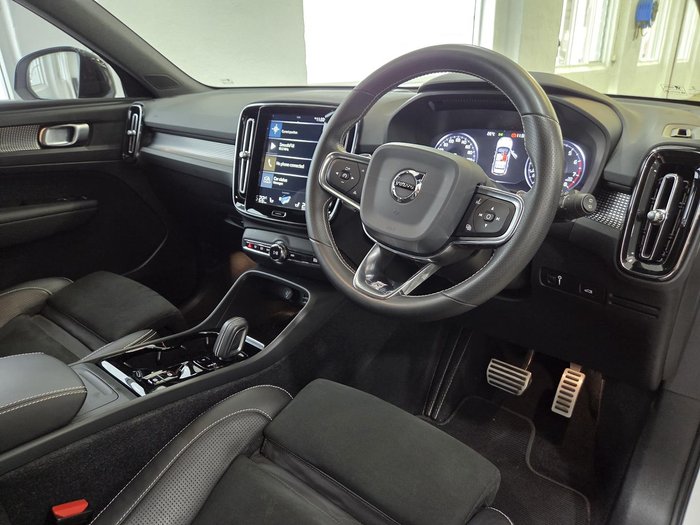 2020 Volvo XC40 T5 R-Design