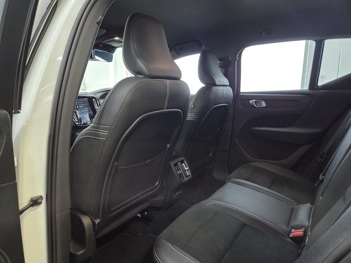 2020 Volvo XC40 T5 R-Design