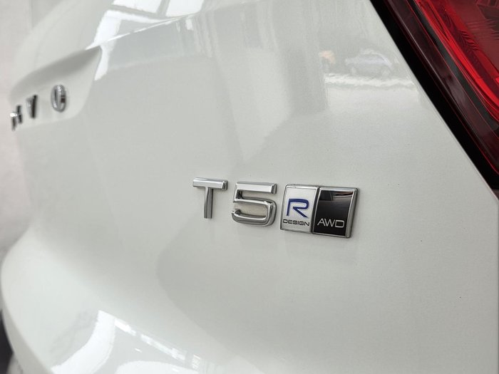 2020 Volvo XC40 T5 R-Design