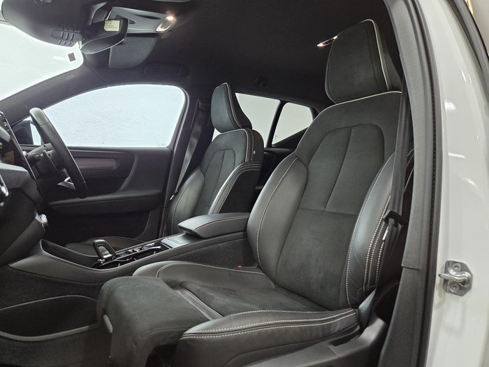 2020 Volvo XC40 T5 R-Design