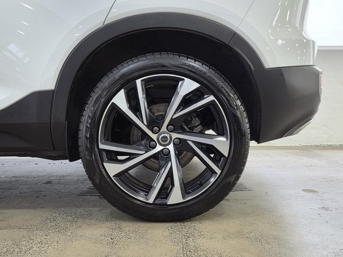 2020 Volvo XC40 T5 R-Design