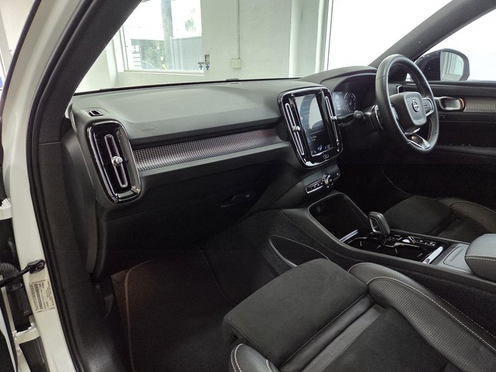 2020 Volvo XC40 T5 R-Design