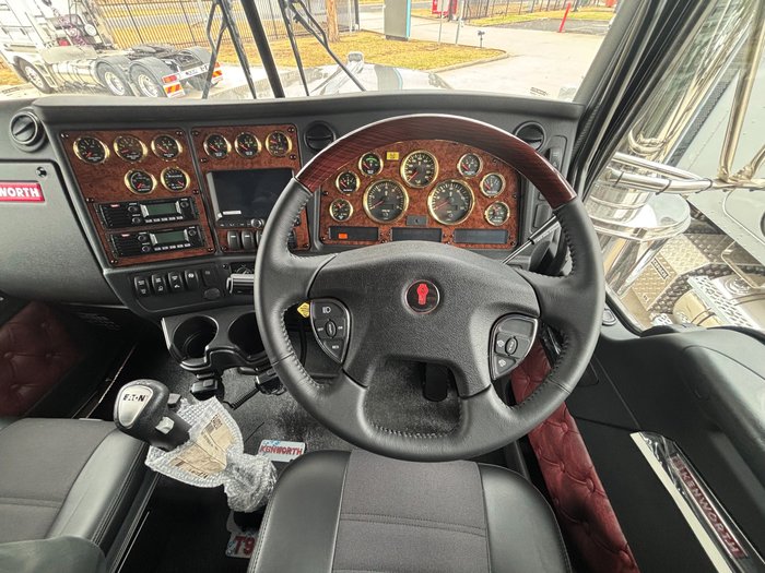 2025 Kenworth T909 