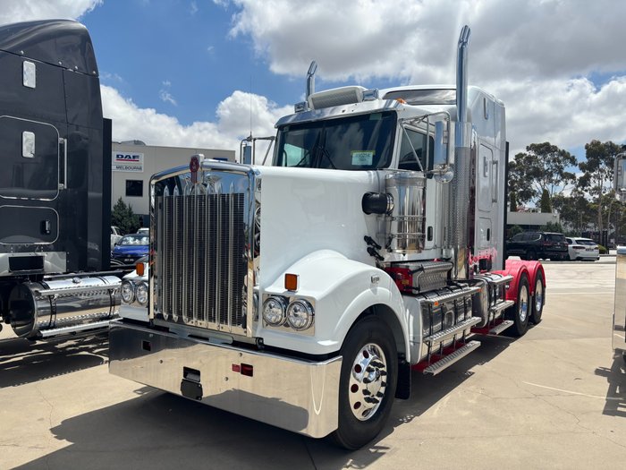 2025 Kenworth T909 