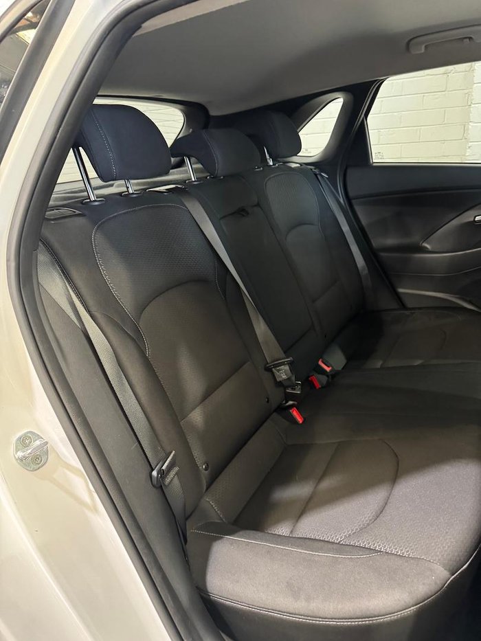 2017 Hyundai i30 Active PD MY18 Polar White