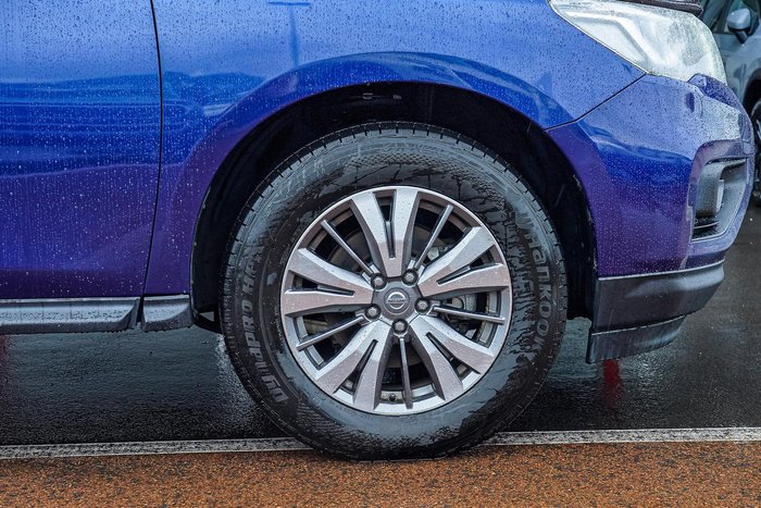 2019 Nissan Pathfinder ST+