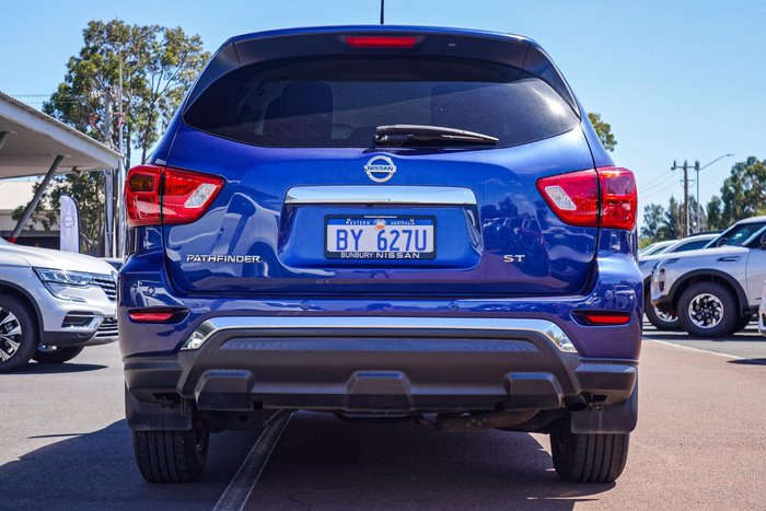 2019 Nissan Pathfinder ST+