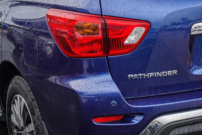 2019 Nissan Pathfinder ST+