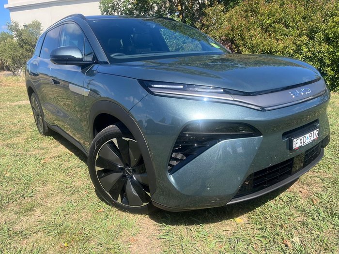 2025 BYD SEALION 8