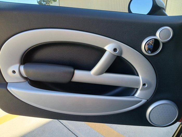 2004 MINI Hatch Cooper R50 MY05 Chilli Red