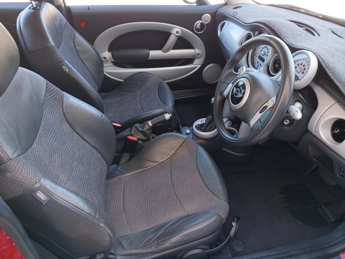 2004 MINI Hatch Cooper R50 MY05 Chilli Red