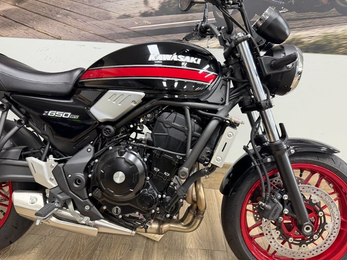 2026 Kawasaki Z650RS ER650RTFBW Black