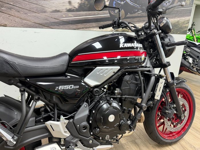 2026 Kawasaki Z650RS ER650RTFBW Black