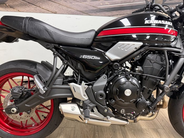 2026 Kawasaki Z650RS ER650RTFBW Black